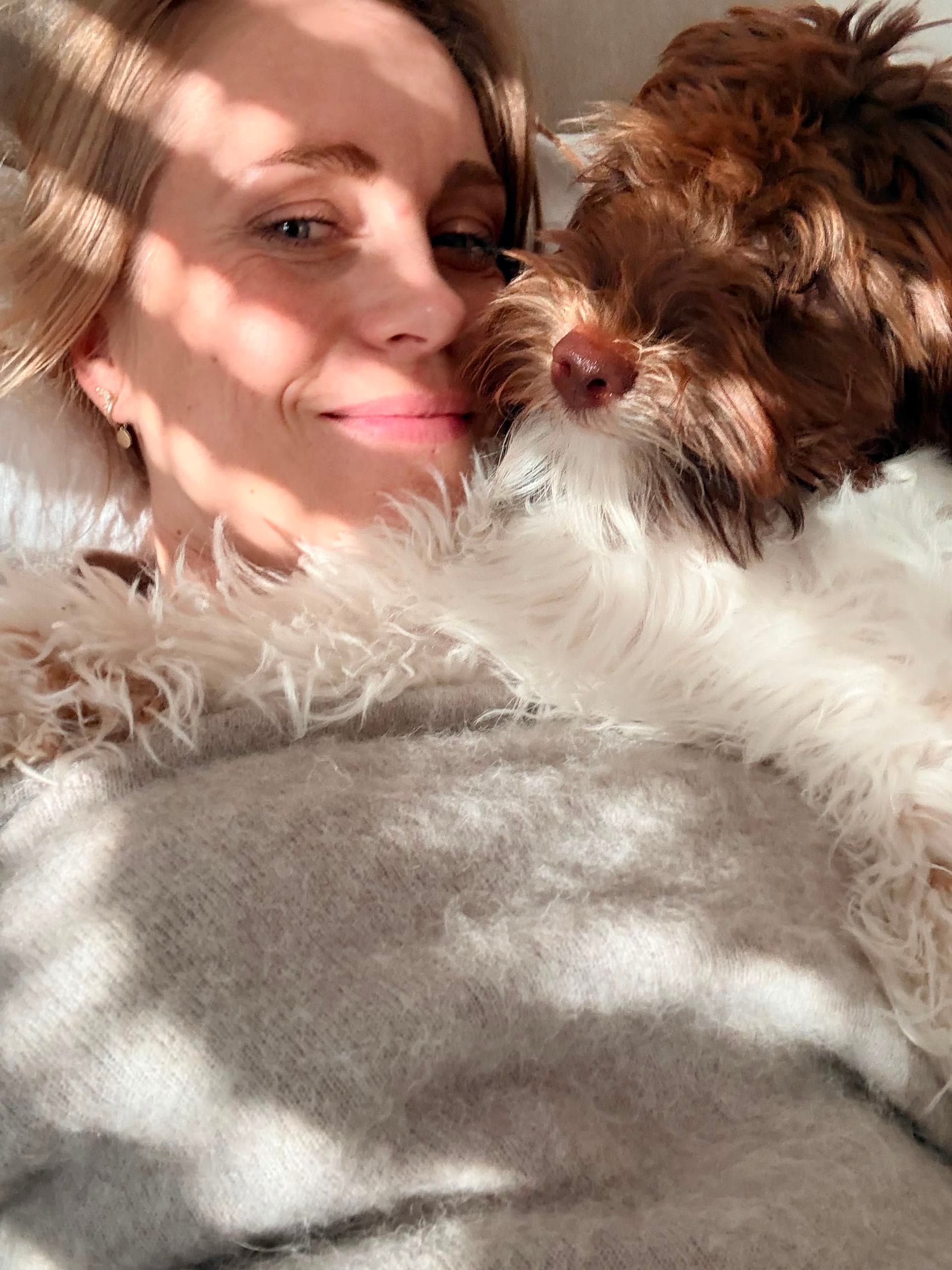 Jeannette Witte mit Therapiehund Wilma